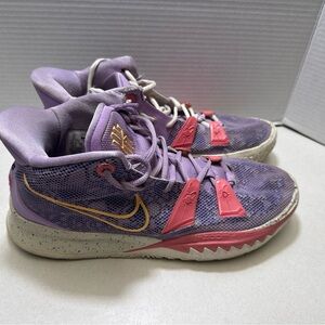 Nike Kyrie 7 Daughters Azurie Lilac Melon Tint Mens Size 10 Shoes CQ9326-501